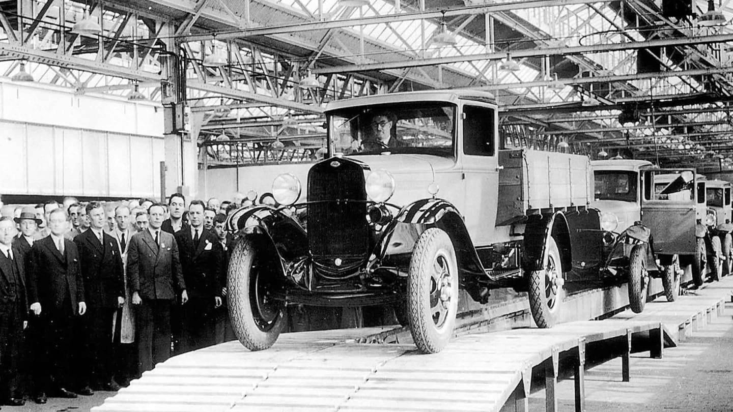 Historisch plaatje van een oude auto