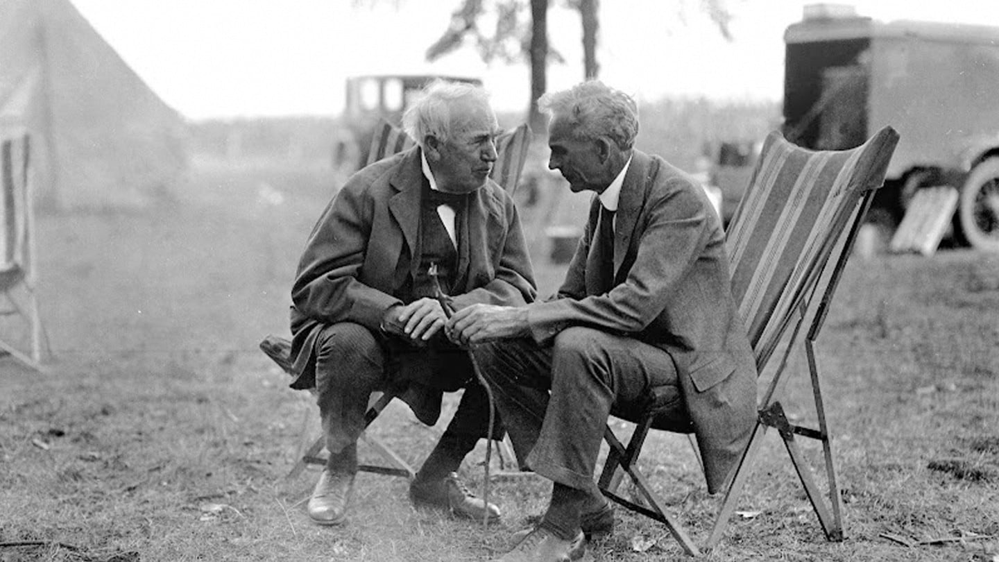 Henry Ford die een gesprek voert