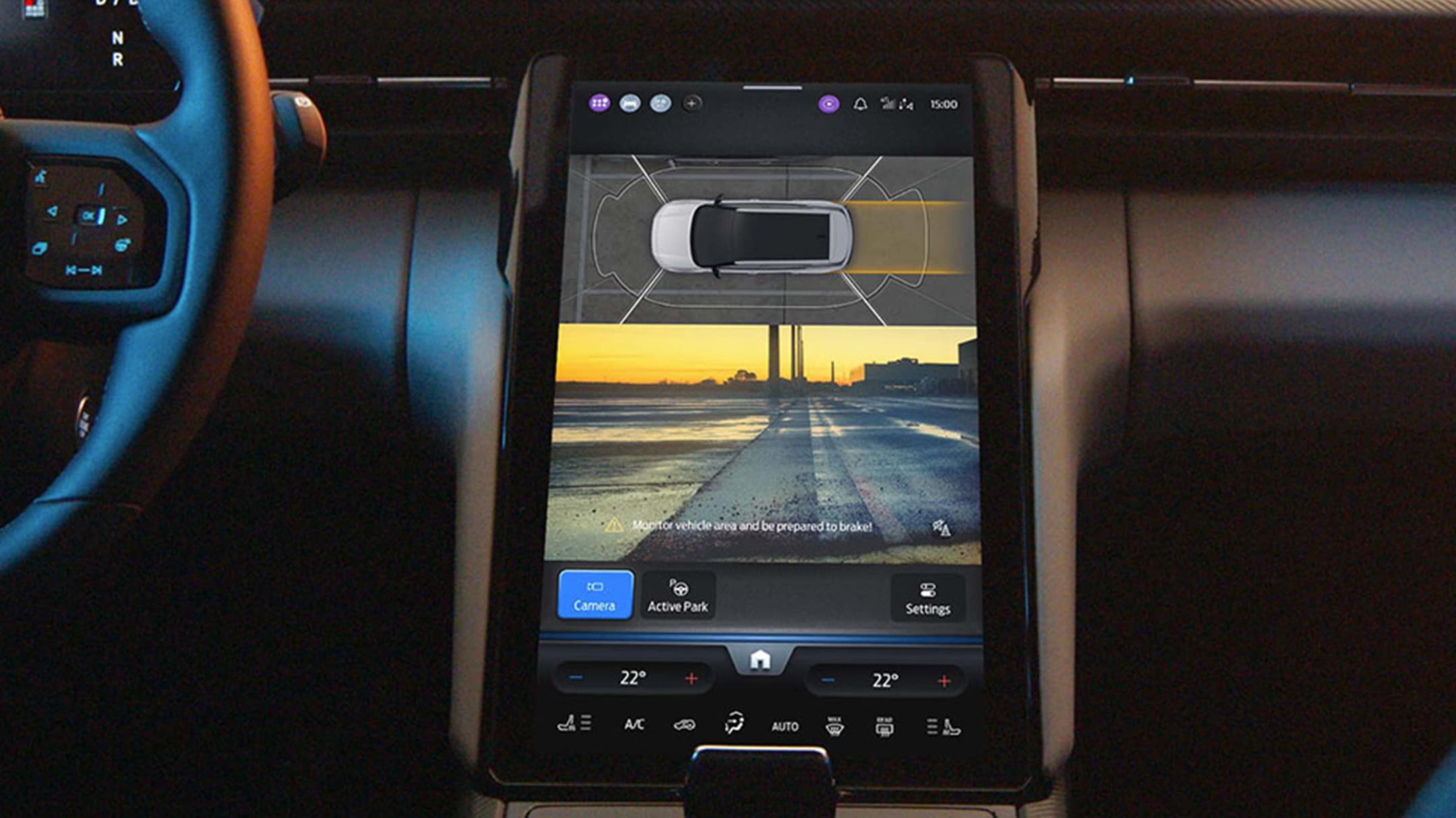 Een close-up van het SYNC-touchscreen in de Ford Explorer, waarop de 360°-camera op het scherm te zien is.