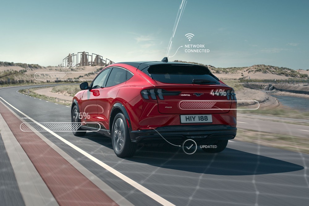 Ford Mach-E op de weg