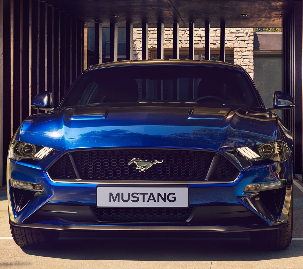 Vooraanzicht van de Mustang Mach GT
