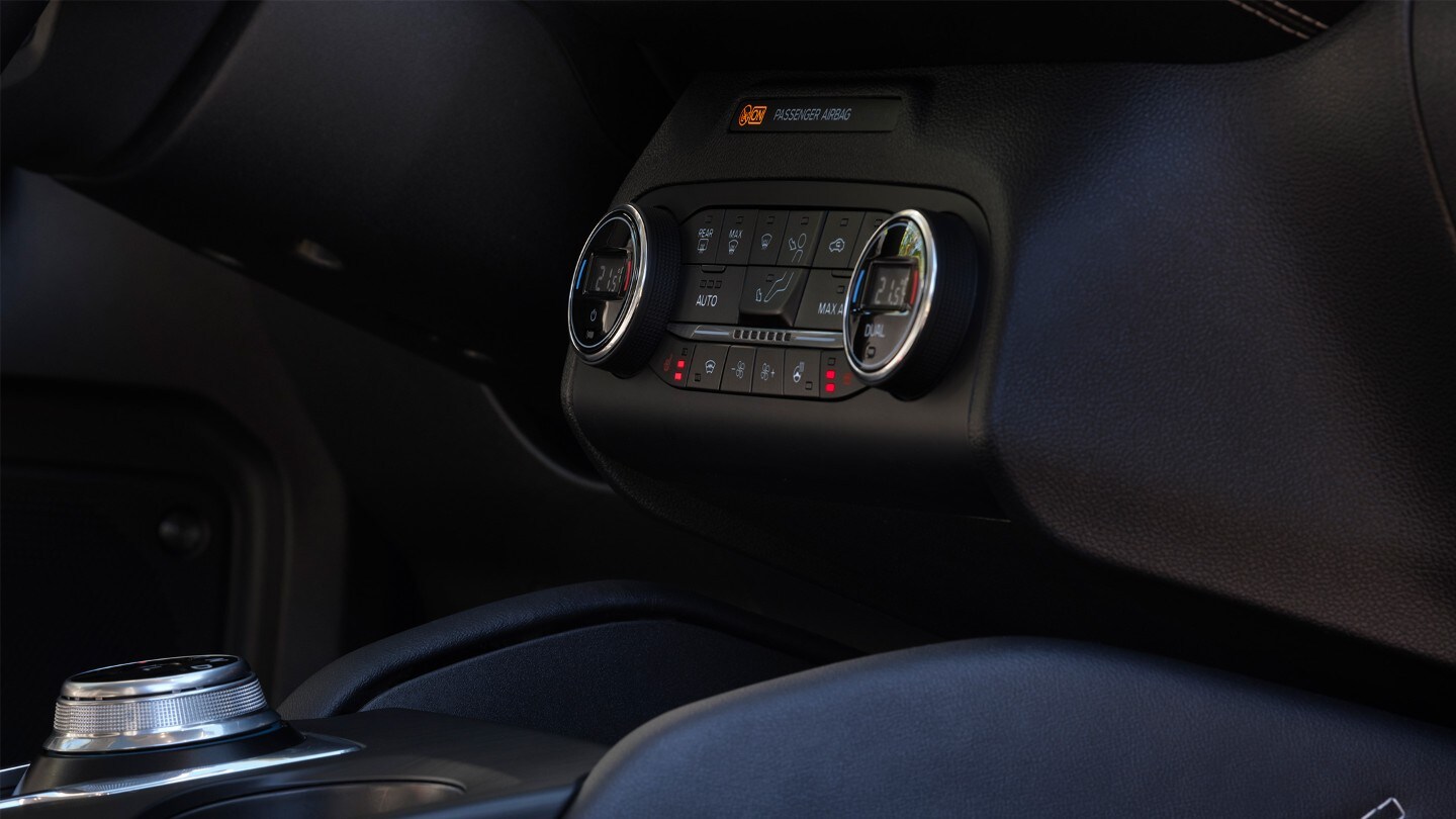 Het interieur van de De Ford Kuga Plug-In Hybrid 