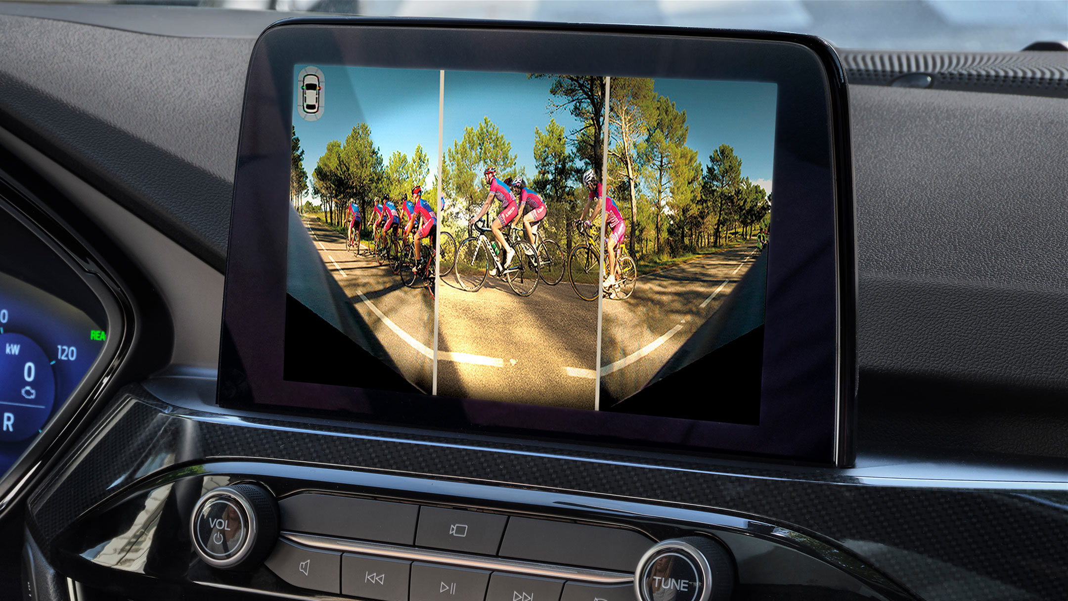 Ford Kuga front split camera 