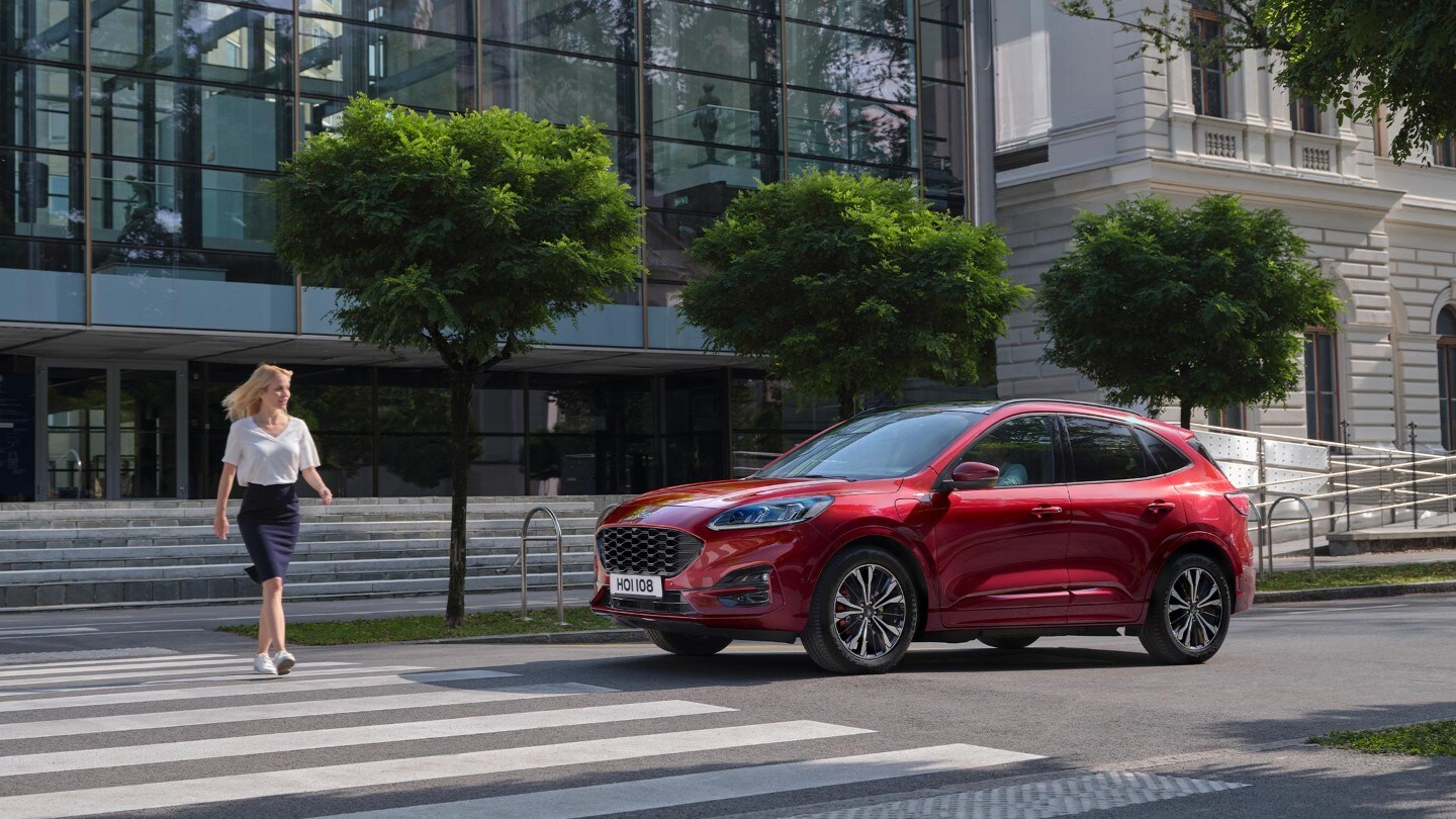 Opladen van de nieuwe Ford Kuga Plug-In Hybrid 