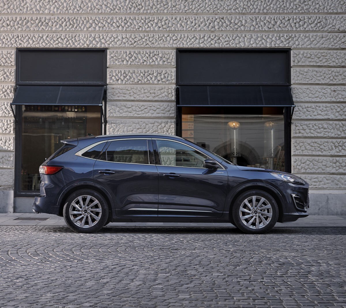 De Ford Kuga Plug-In Hybrid geparkeerd