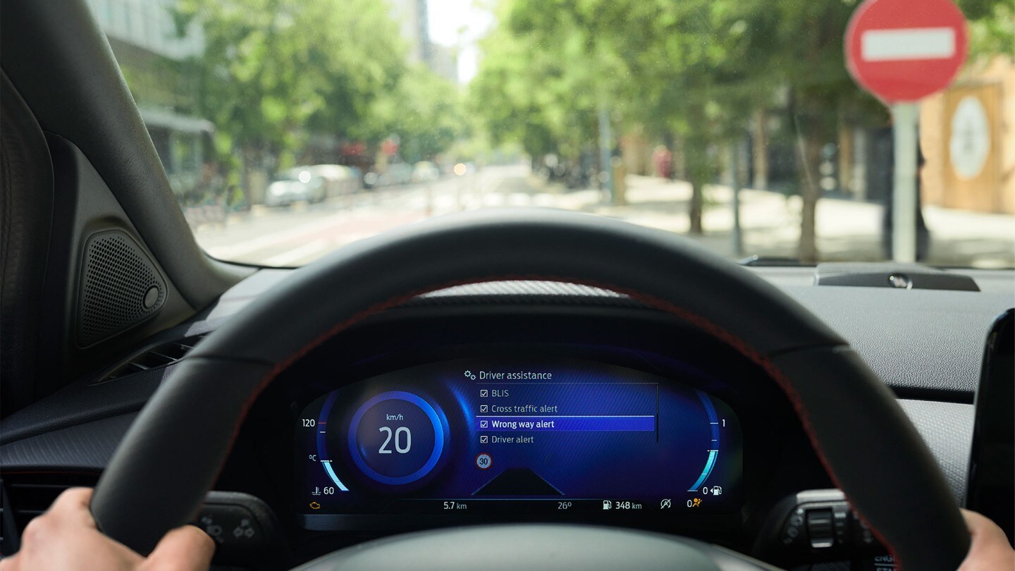 Het dashboard van de Ford Kuga Plug-In Hybrid 