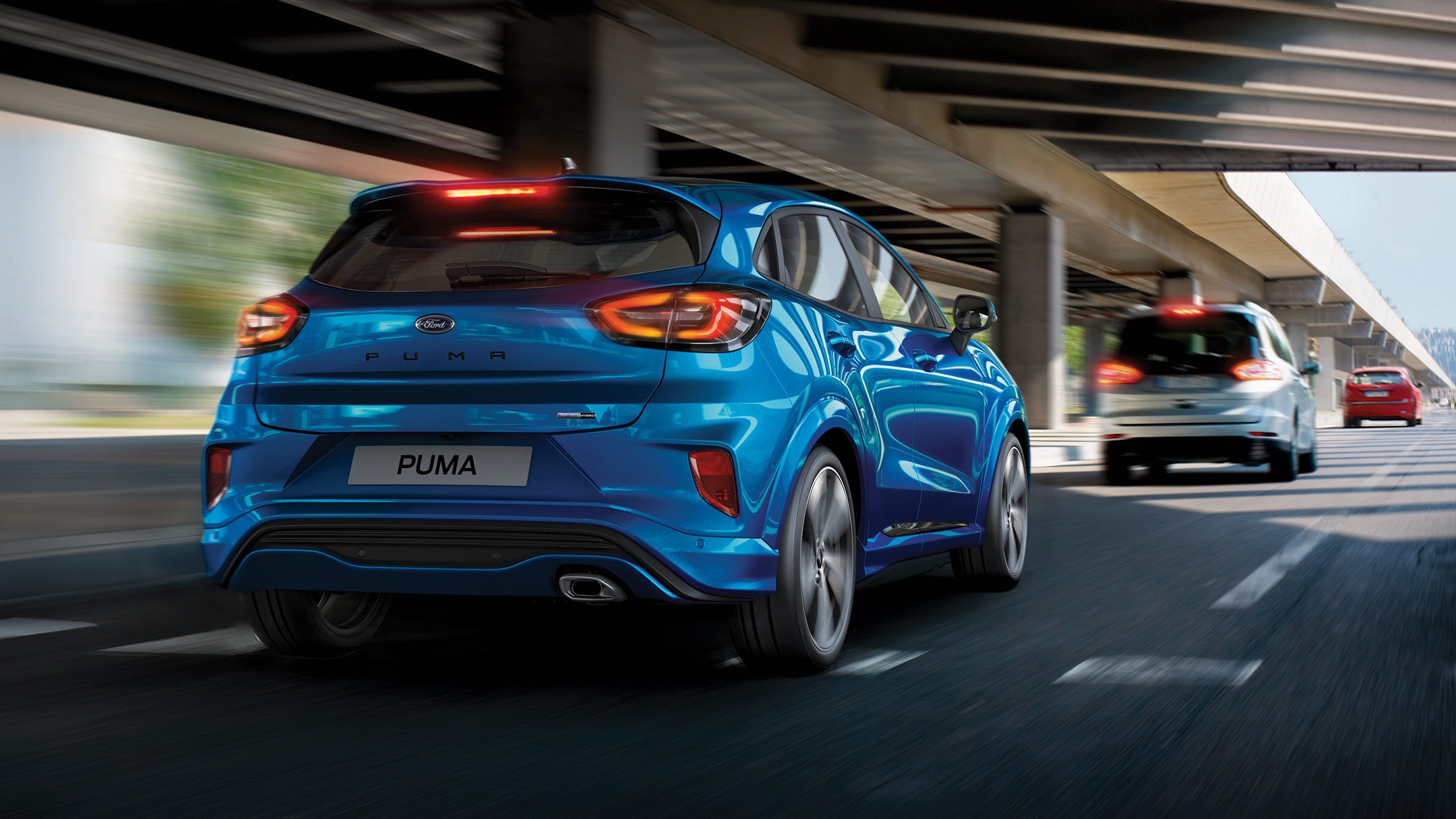 De blauwe Ford Puma vooraanzicht