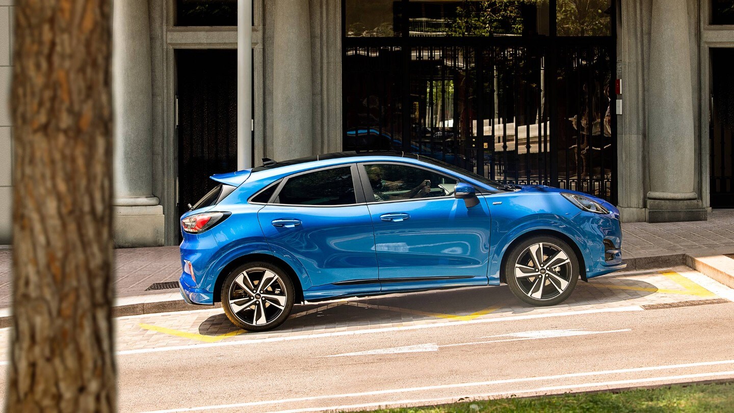 Ford Puma side view showing hill start 