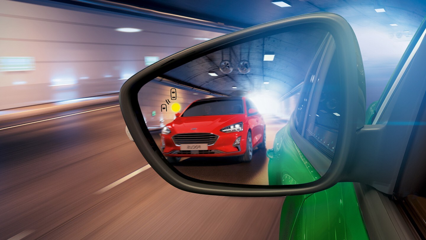 De zijspiegel in de Ford Puma ST-X