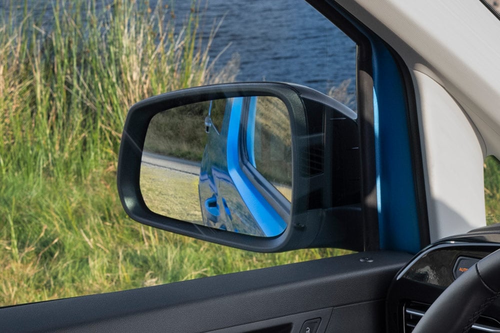 Detail van het Blind Spot Information System op de Ford Tourneo Connect PHEV