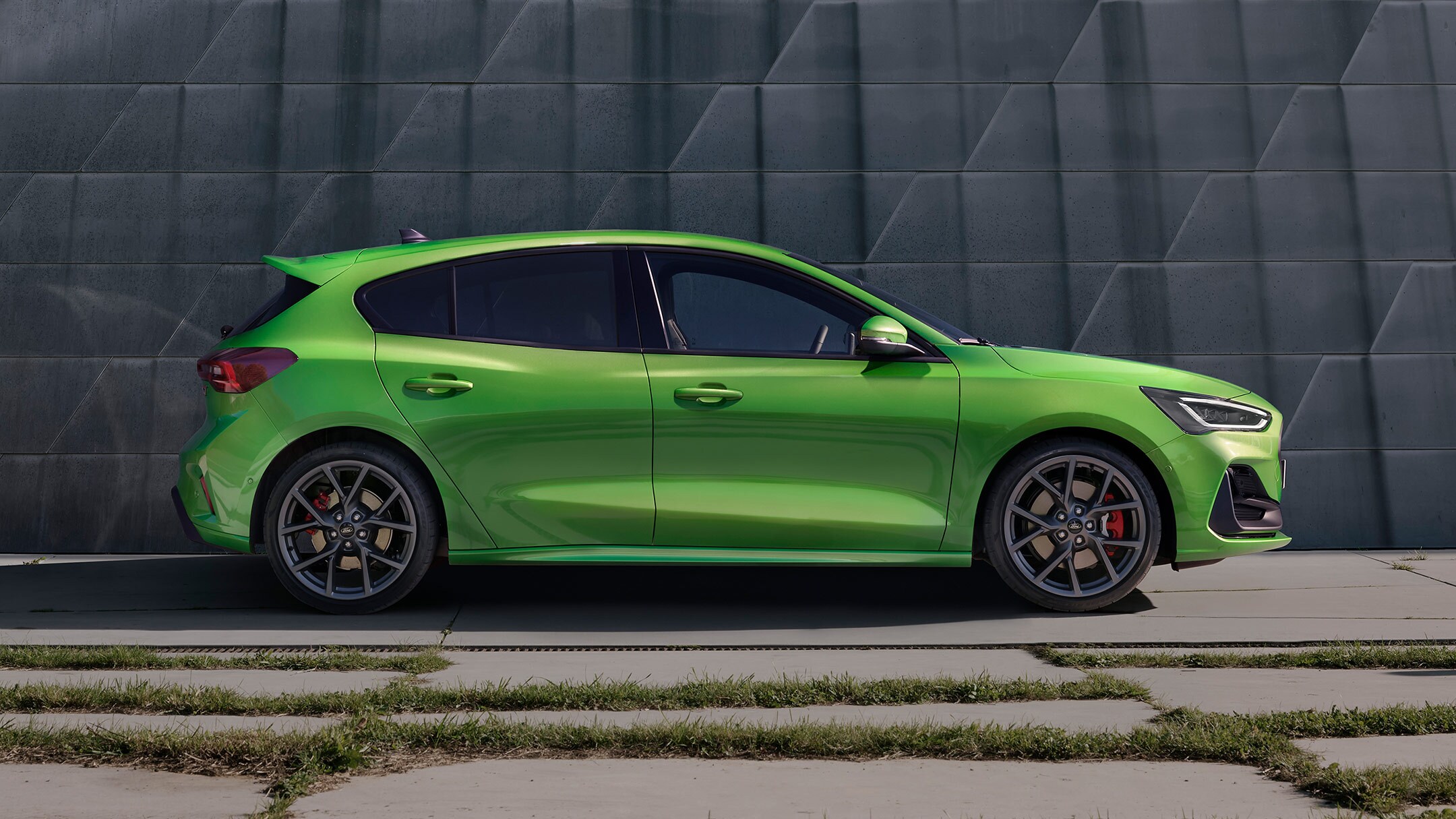 Side view of a parked Focus ST