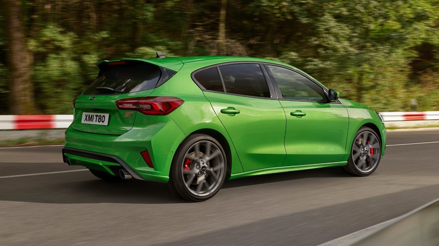 Rear three quarter view of a Focus ST in motion