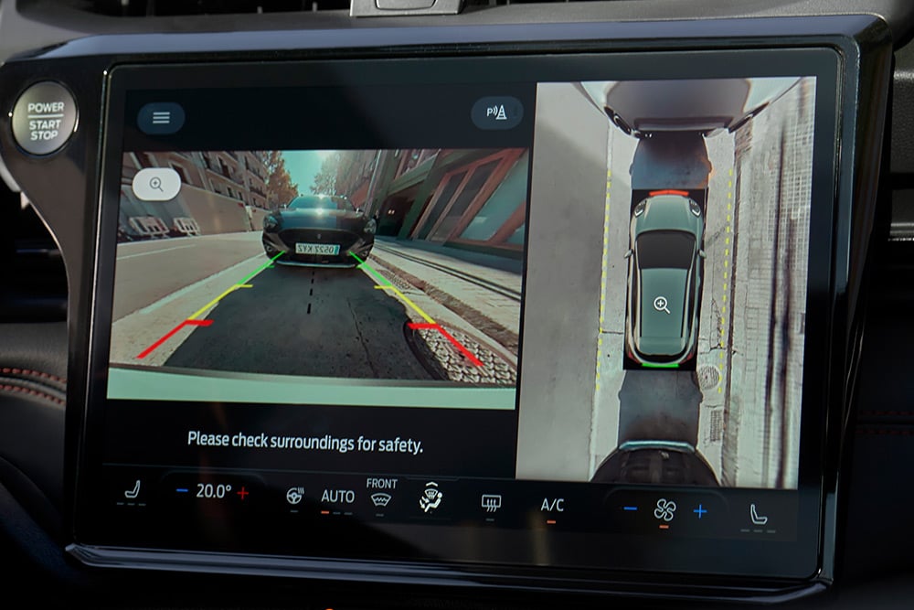 Een close-up van de 360°-camera die de parkeerhulp op de nieuwe elektrische Ford Puma Gen-E® toont.