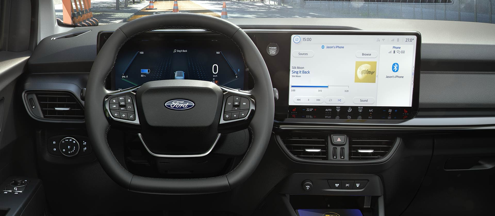 Interieur en touchscreen van de Ford E-Tourneo Courier Active