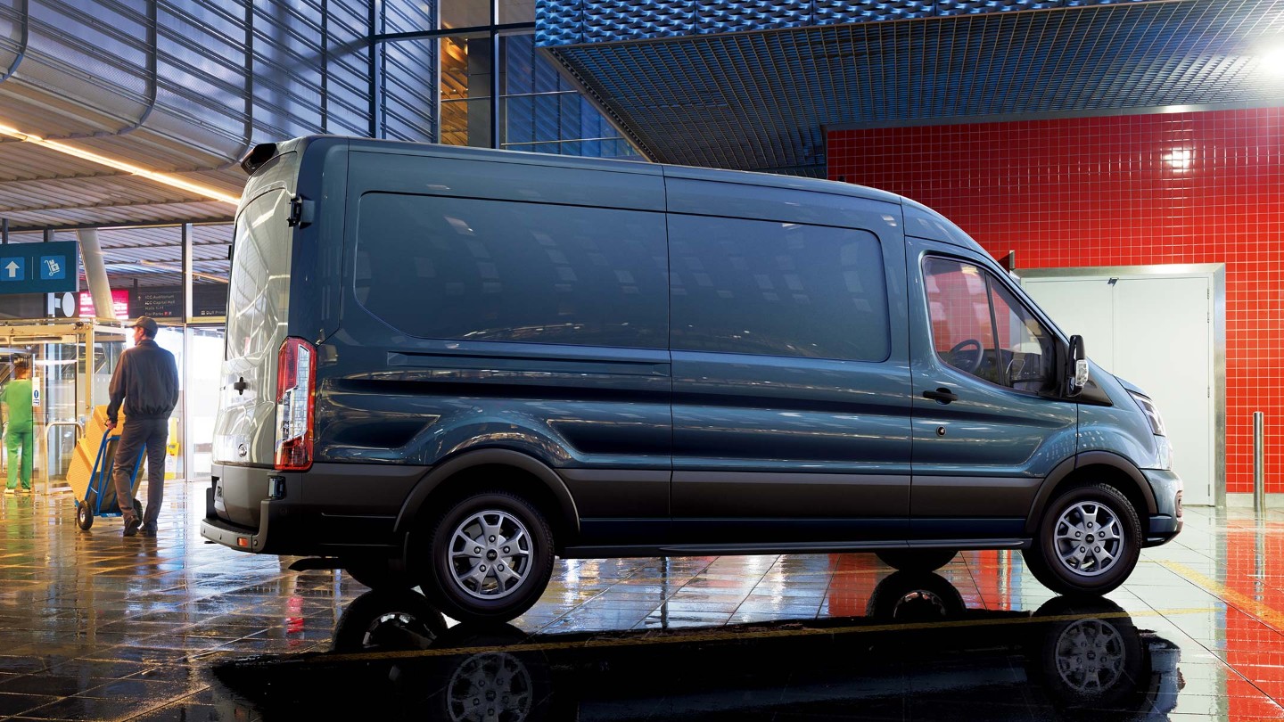 De Ford Transit zijaanzicht