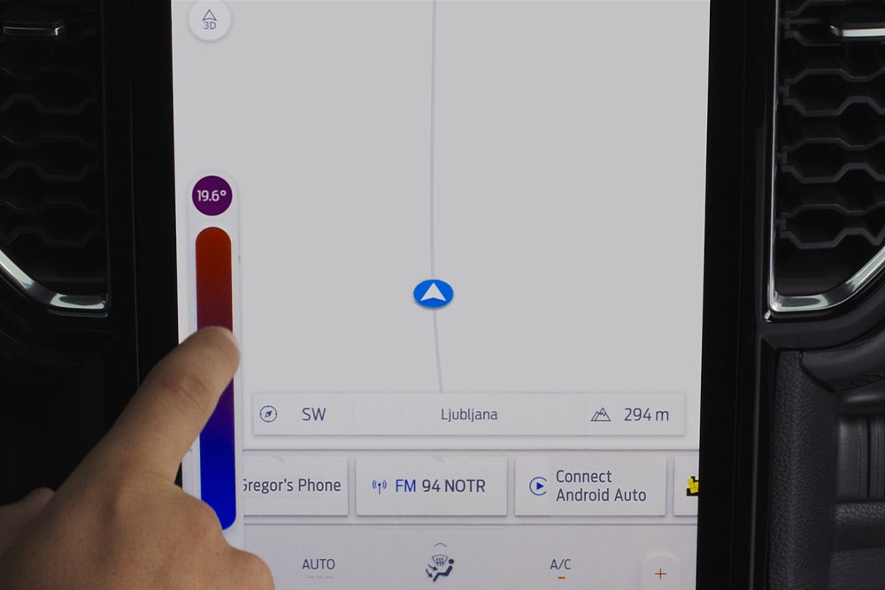 Een close-up van de Ford Ranger-klimaatregeling met twee zones op het SYNC™ 4 12-inch touchscreen.