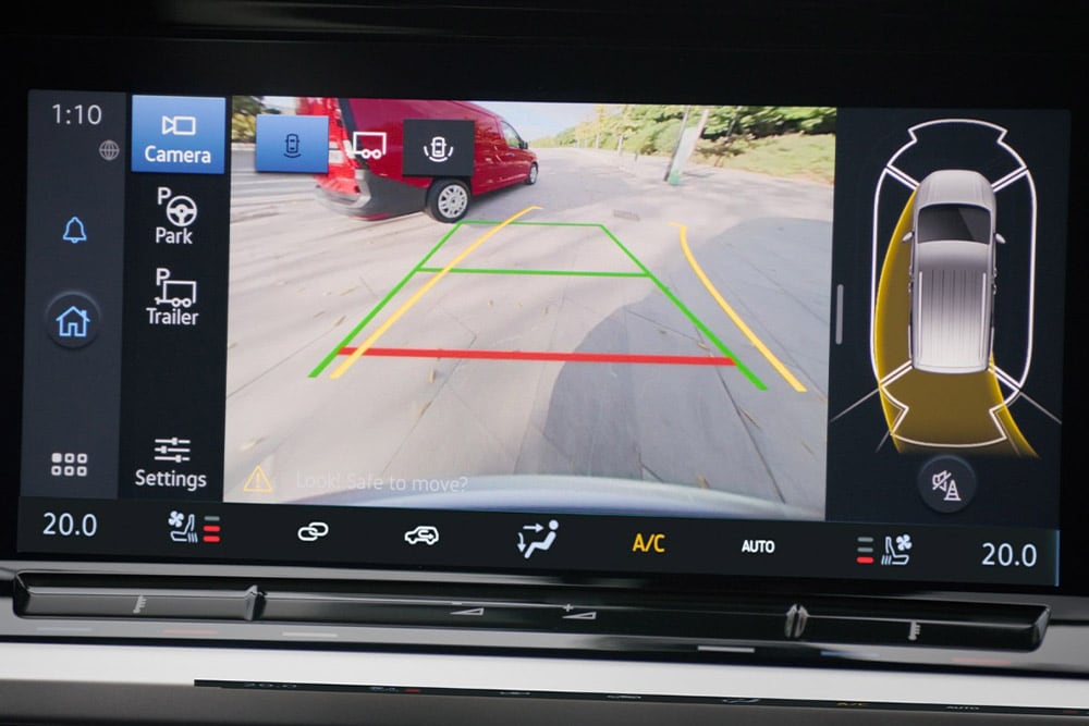 10" kleurentouchscreen met achteruitrijcamera en Pro Trailer Backup Assist-technologie in gebruik.