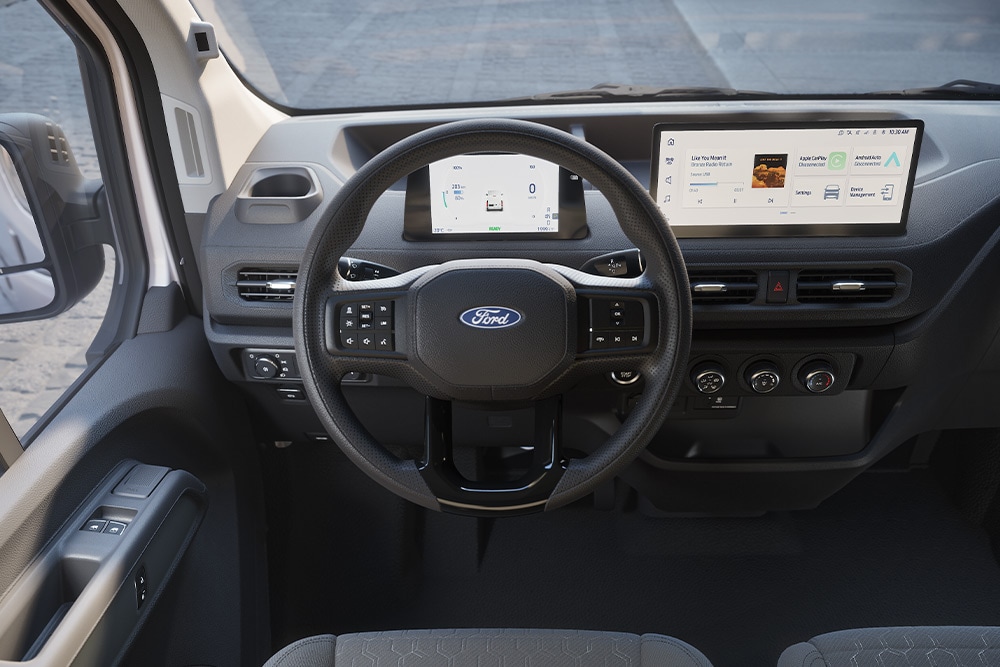 Zicht op het dashboard van de Ford Transit City
