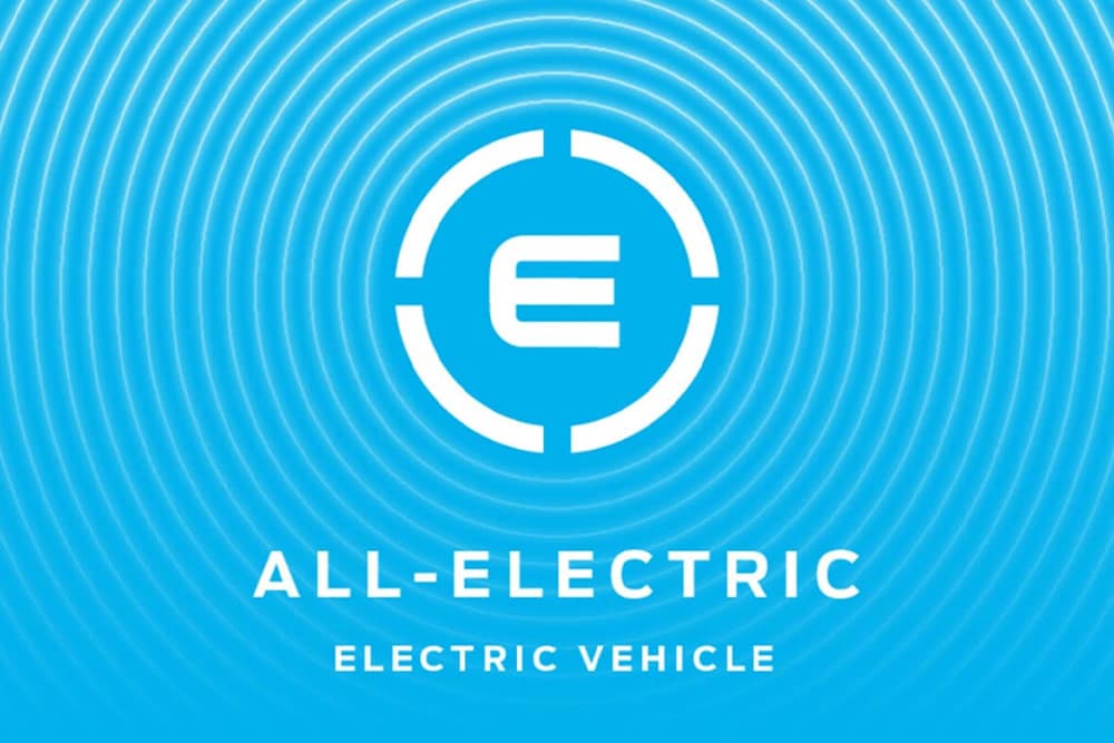 Logo van een 100% elektrisch voertuig.