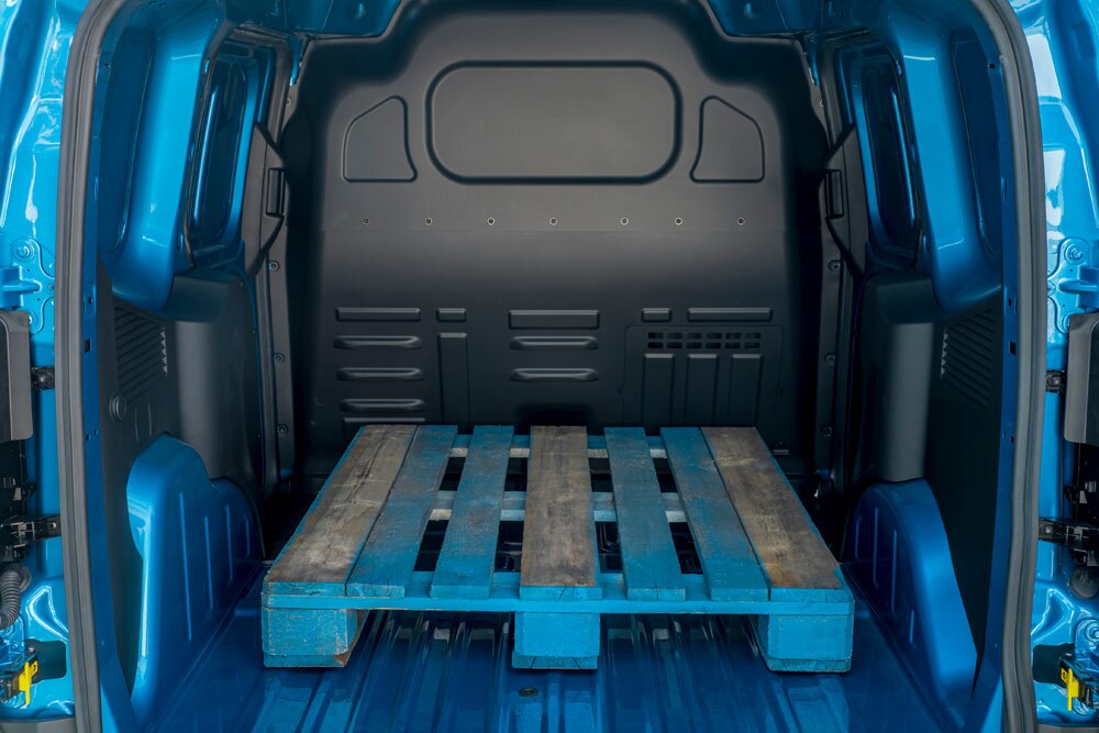 Ford E-Transit Courier, laadruimte met pallet